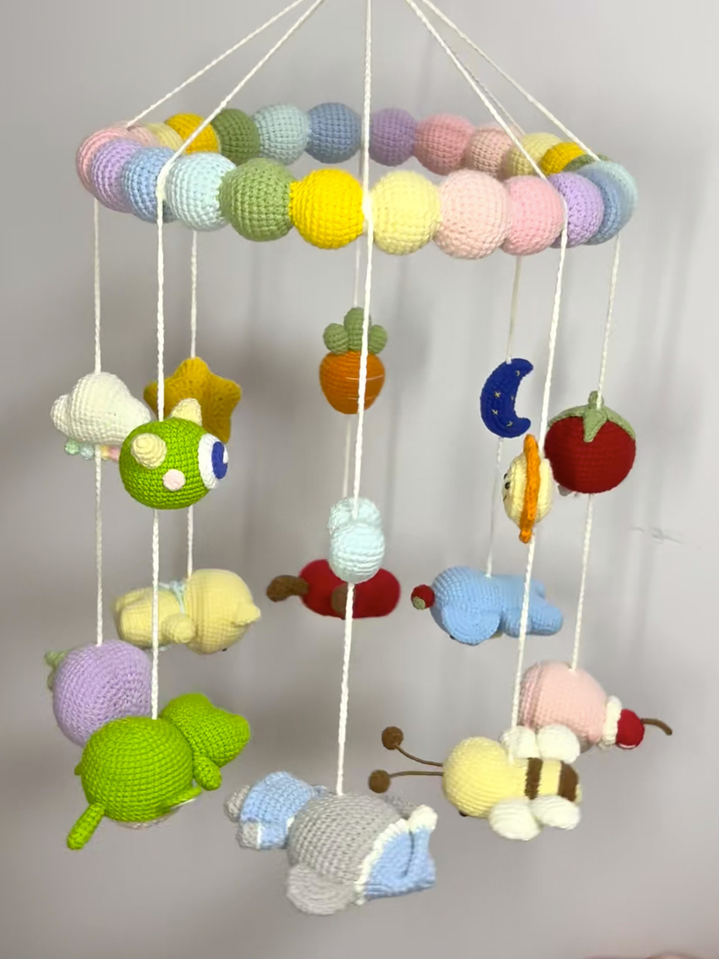 DIY hand-knitted baby bed bell woolen material bag for mom to pass the time crocheting baby companion toys