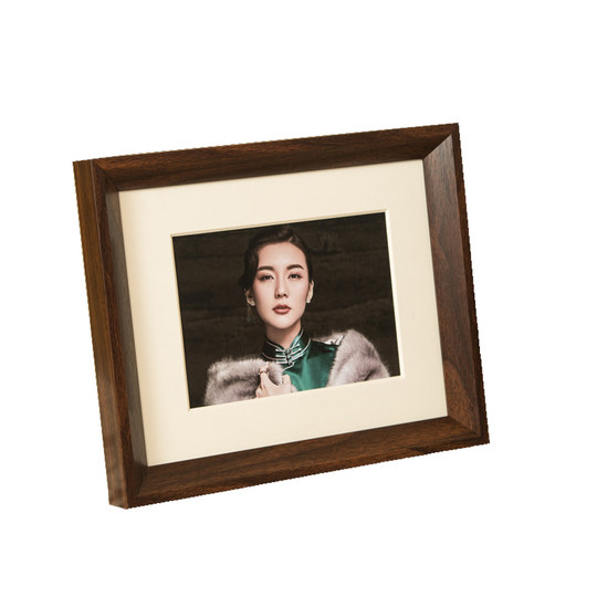 Printed Photos Made into a Photo Frame Set, Photo Display Stand, Photo 7 8inch Wedding Photos, Walnut-Colored Open-Frame Wall Hanging