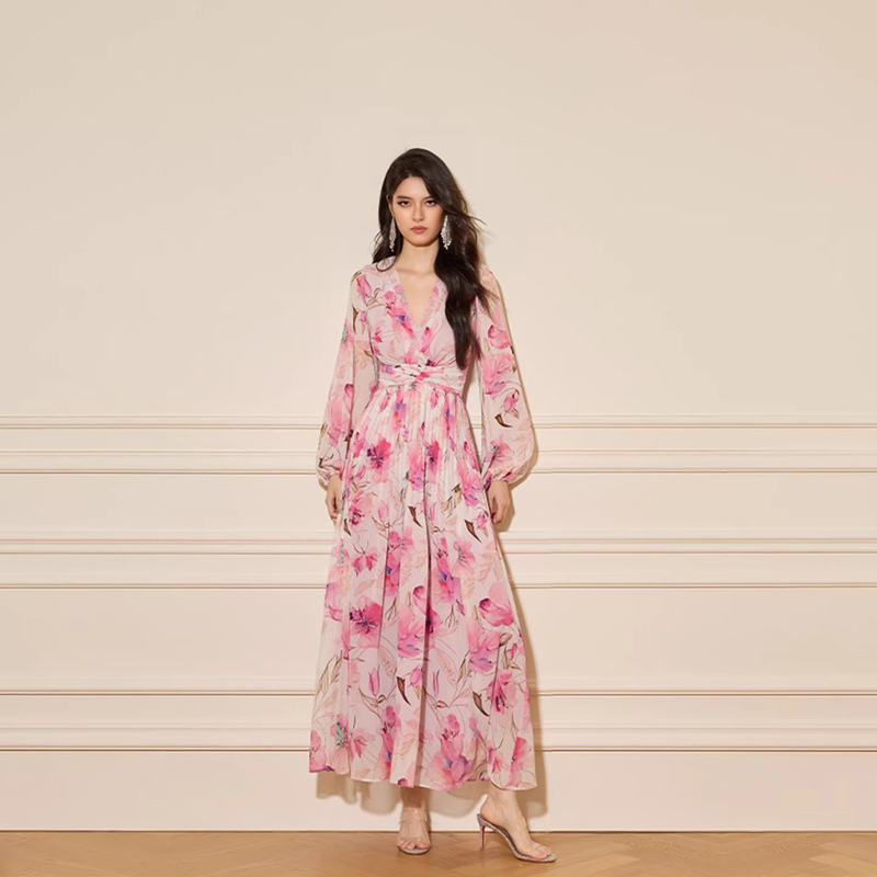2026 Summer New French-Style Milan Travel Diary Floral V-Neck Dress Romantic and Elegant Urban Nomad Style Long Dress