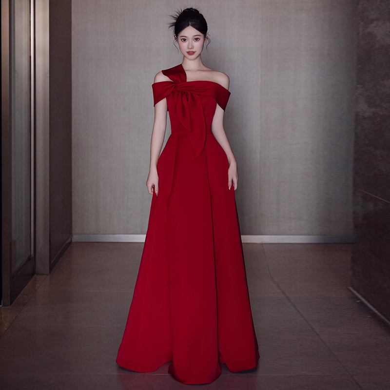 Bridal Toast Dress, Simple and Elegant, Off-Shoulder, Wedding Homecoming Burgundy Engagement Dress, Thank-You Banquet Dress