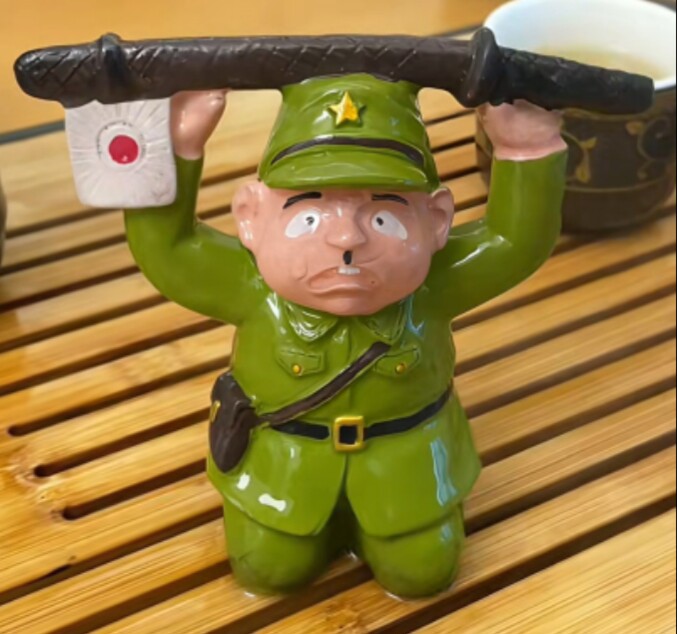 胖子服装展柜