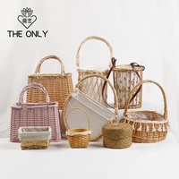 薇艺 INS Woven Flower Basket Rattan Ticked Trags Редактор ретро маленький цветочный синий пастырский цветочный художник цветочный цветок вставка