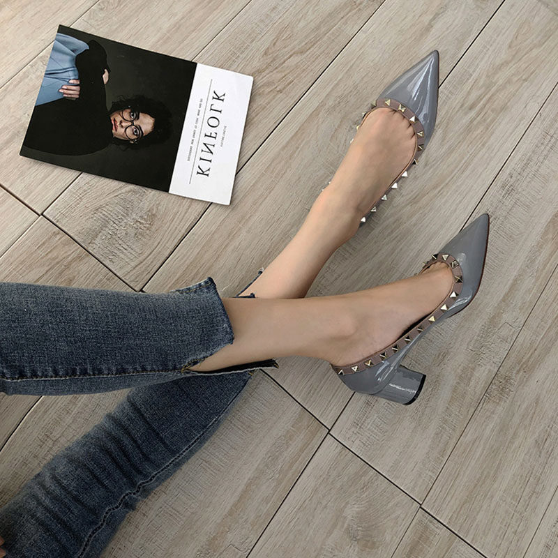 A D Hepburn fried wild ~ rivet single shoes female summer flat bottom with ins fairy wind pointed thick heel shallow mouth