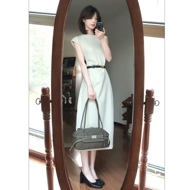 Gorgeous and Elegant White Short-Sleeved Dress for Women, 2026 Summer New Style, High-Waisted, Slimming, Elegant and Mature Style Dress Gorgeous and Elegant White Short-Sleeved Dress for Women, 2026 Summer New Style, High-Waisted, Slimming, Elegant and Mature Style Dress