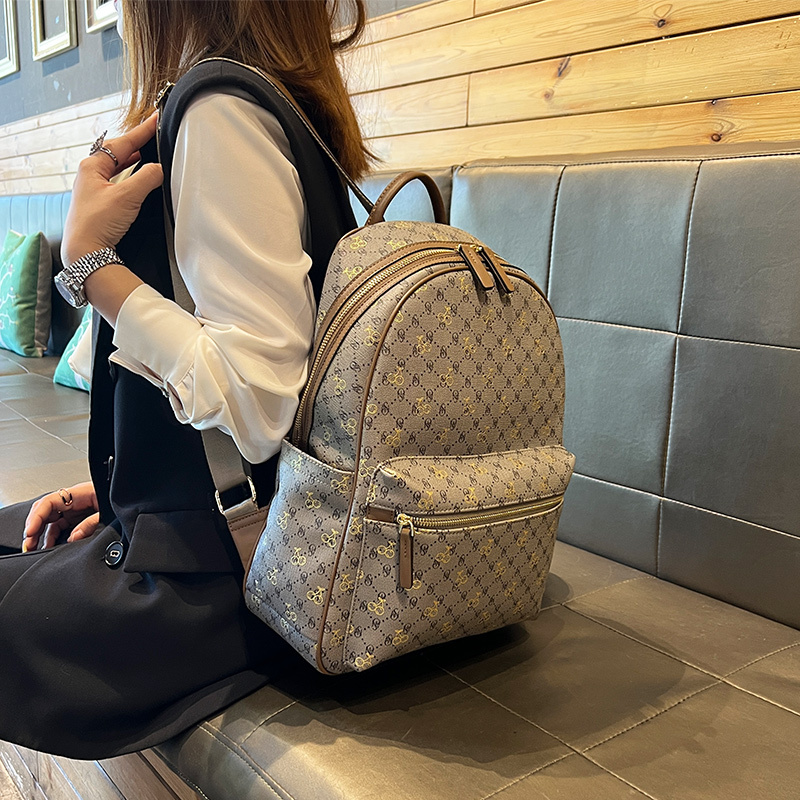 Big Brand Genuine Leather Backpack for Women 2026 New Fashion Large Capacity Genuine Leather Multifunctional Travel Backpack School Bag