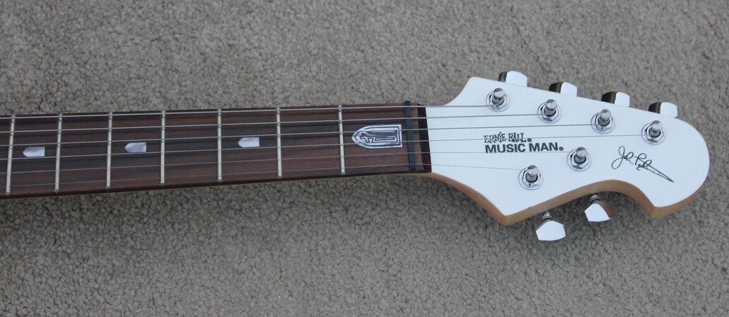 Factory direct sales MUSIC-MAN JP magnetic steel pickup with wave switch white electric guitar