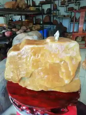 Painted stone color jade color wax high cool color jade stone yellow wax stone stone stone ornaments