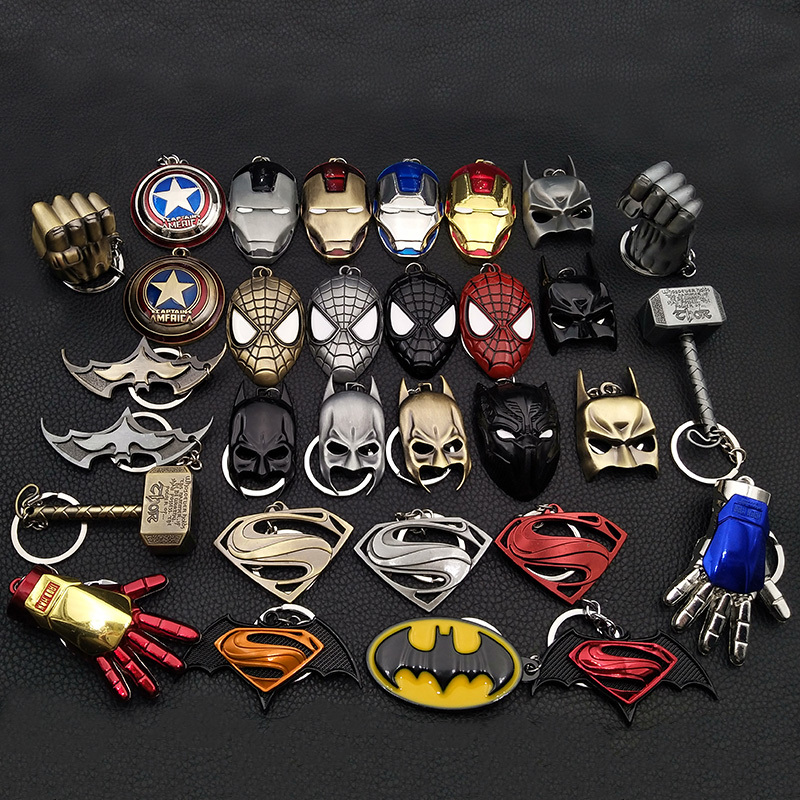 Captain America Keychain Pendant for Men and Women, Car Iron Man Keychain, Metal Shield, Creative Avengers Marvel