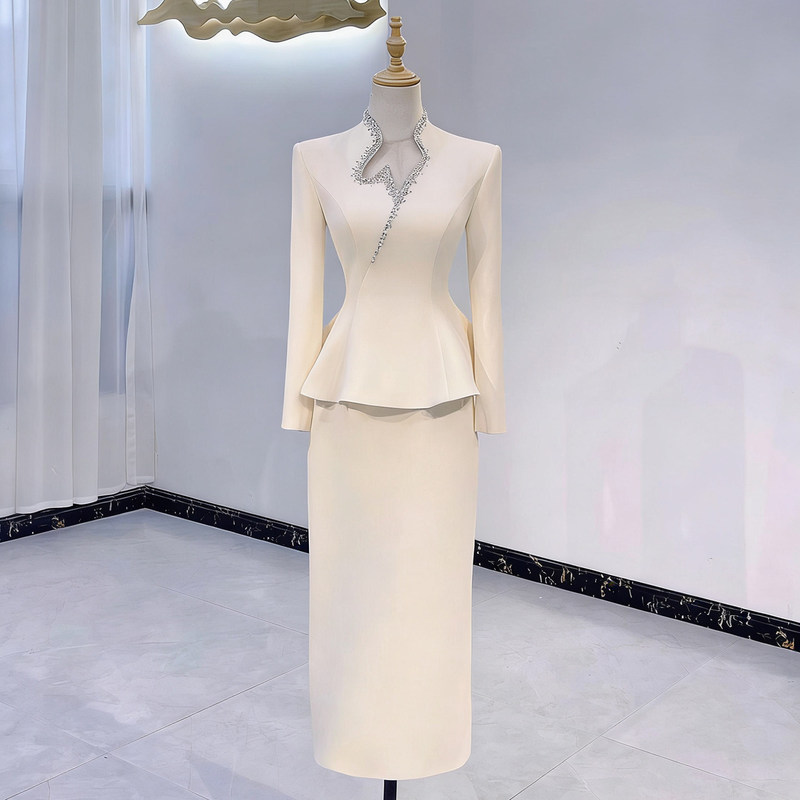 White Hostess Dress for Women, Simple and Elegant, Suitable for Annual Meetings, Weddings, Art Exams, Performances, Professional Suits, High-End and Slimming