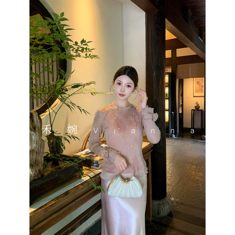 He Wan [Rose Roll] Rose Flower Crystal Silk Flocking Embossed Silver Thread Hollow Out Versatile Round Neck Slim Fit Top