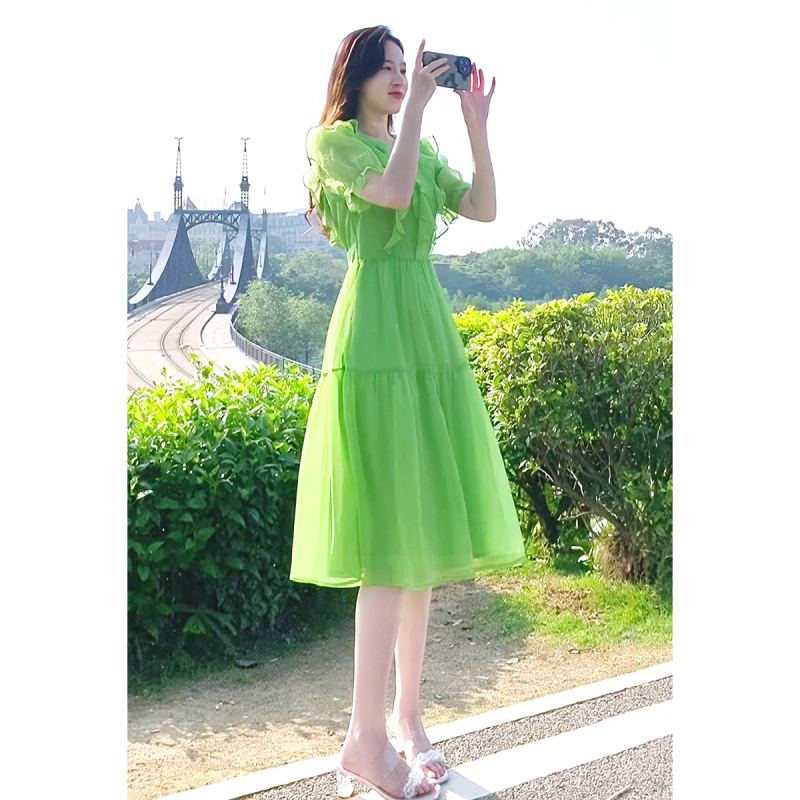 Green Chiffon Dress for Women, Summer 2025 New Design, Stylish and Elegant V-Neck Ruffled Short Skirt Green Chiffon Dress for Women, Summer 2025 New Design, Stylish and Elegant V-Neck Ruffled Short Skirt