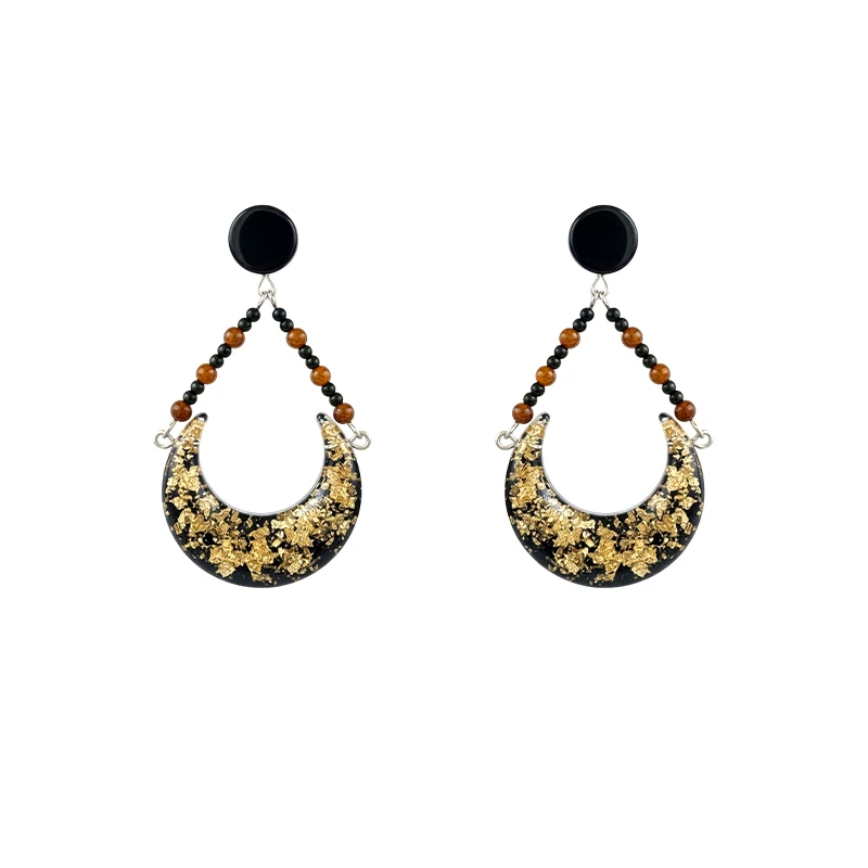 Retro earrings, light luxury style