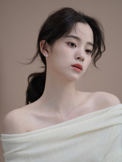 이어 피어싱 이어링이없는 여성을위한 스타 이어 클립 New Light Luxury High-End High-End Niche Eor Bone Clip Clip 기질 은색 귀 주얼리
