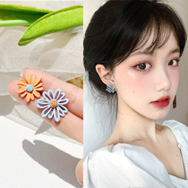 Little daisy earrings 2020 New Tide sterling silver earrings female summer fresh wild Korean Net red temperament earrings