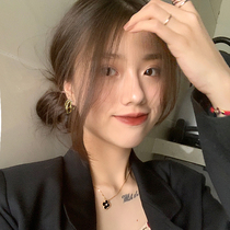 Advanced sense new earrings French Net red 2020 New Tide simple cold wind earrings female Korean temperament earrings