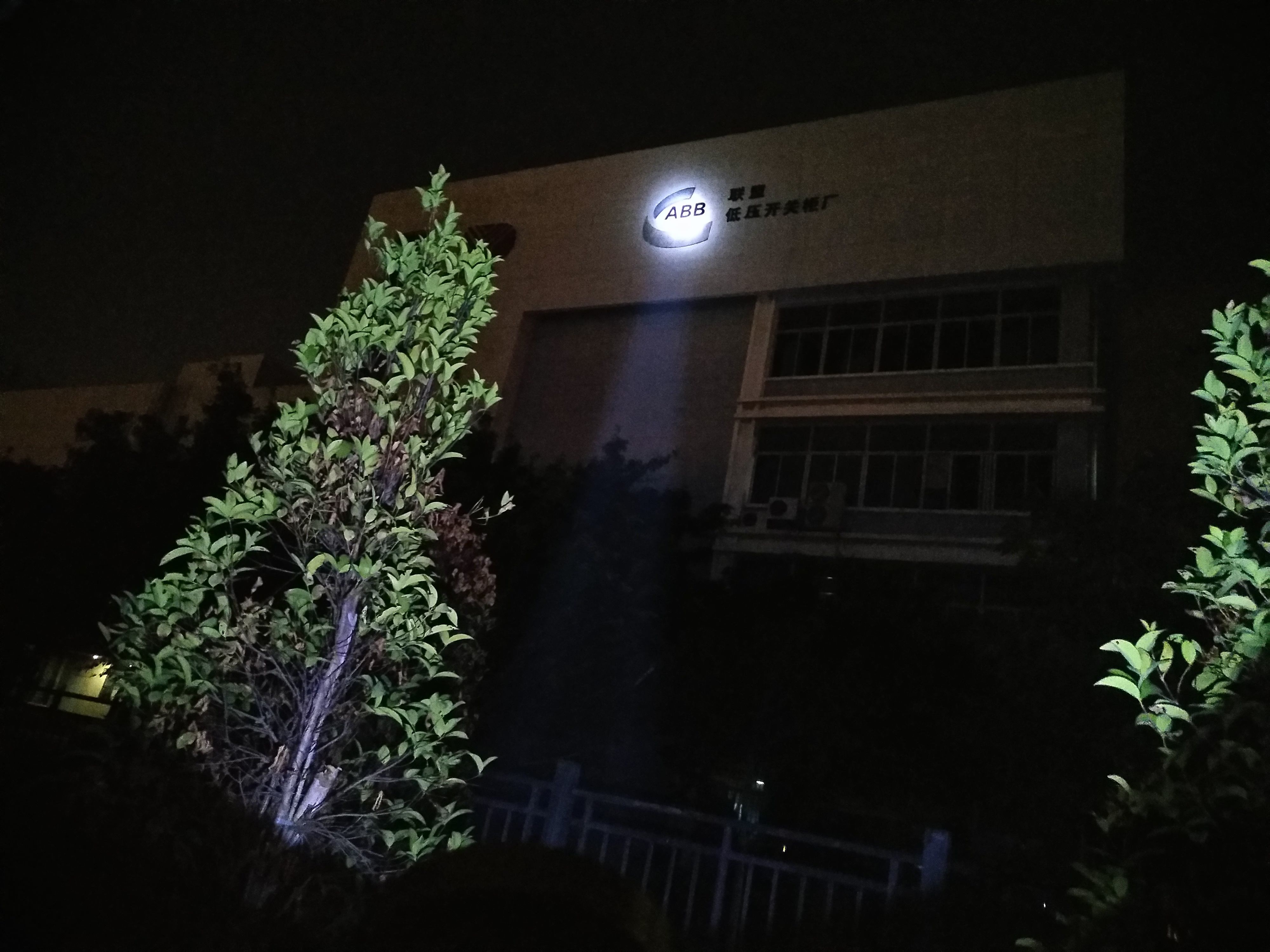 Đèn LED chói với đèn pha snap-on mỏ than đèn pha đặc biệt sạc siêu sáng ngoài trời siêu sáng đèn pin đeo đầu