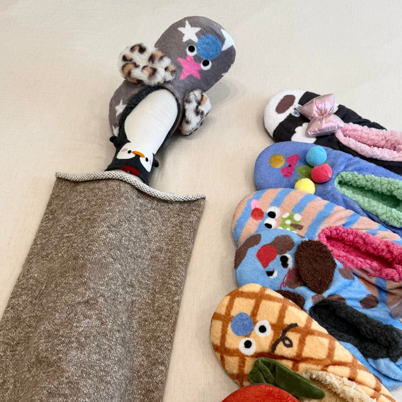 Cute and Quirky Floor Socks for Women, Autumn and Winter Warm Foot Warmers, Fleece-Lined and Thickened Indoor Sleep Socks, Adult Cotton Shoe Sock Covers