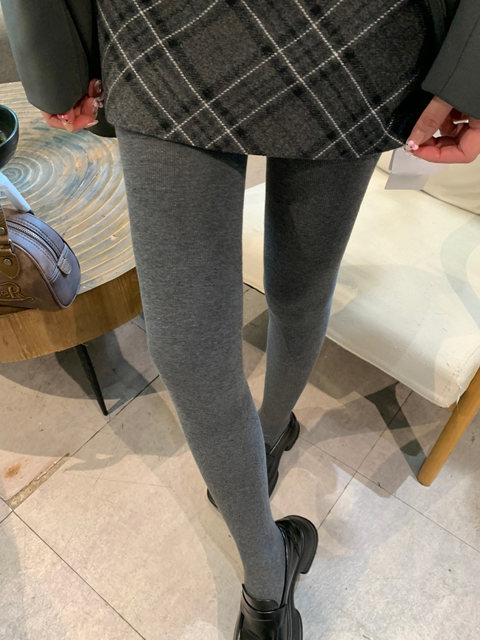 MIU gray pantyhose, spring and autumn outer leggings, versatile gray style, plus velvet, non-falling leggings