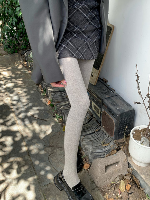 MIU gray pantyhose, spring and autumn outer leggings, versatile gray style, plus velvet, non-falling leggings