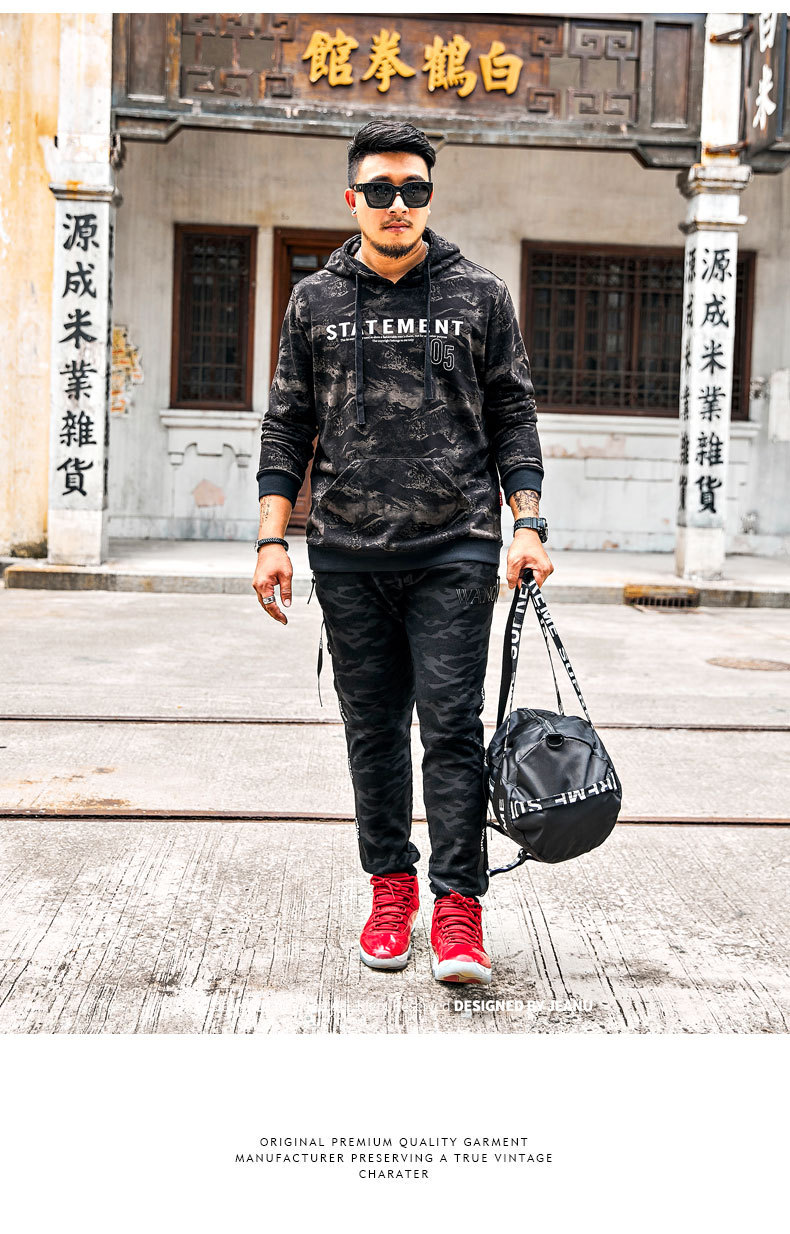 Tide thương hiệu kích thước lớn nam trùm đầu áo len mới chất béo béo béo ngụy trang tóc tối màu với phân bón để tăng mui xe quần jean nam big size