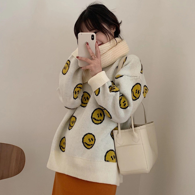Smile - faced cartoon sweater wears a new loose, lazy wind collar in autumn and winter 2022