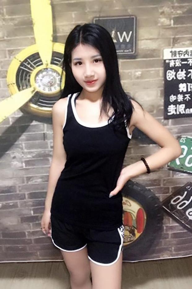 Màu đỏ với bộ đồ nam mùa hè nhanh màu đỏ người đàn ông quần short vest anh chàng xã hội người tay ngắn đồ bộ kiểu