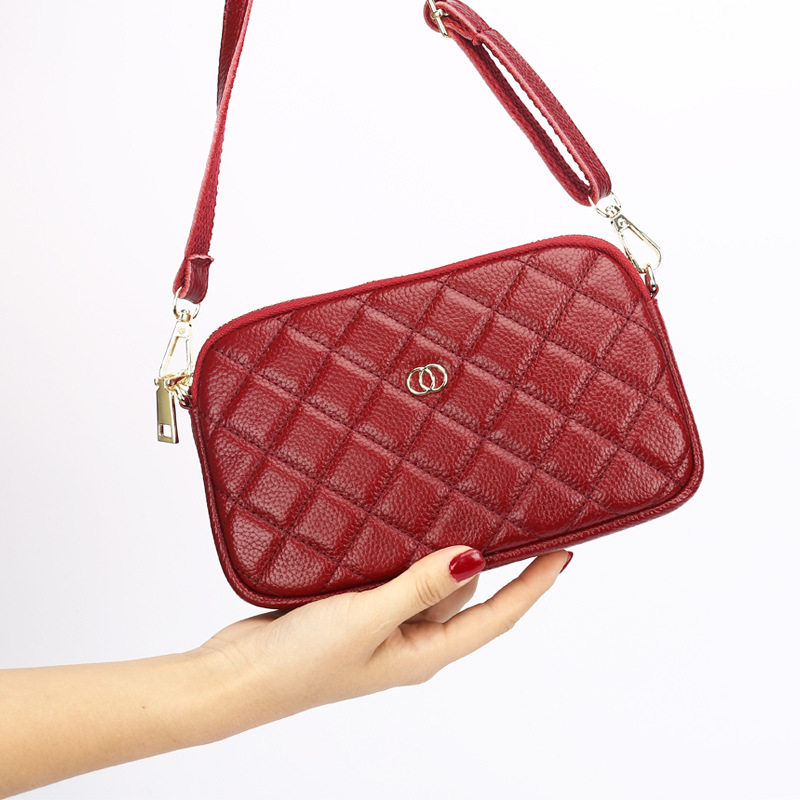 Leather messenger bag women 2021 new lingge small square bag fashion middle-aged mother shoulder bag soft leather wild bag