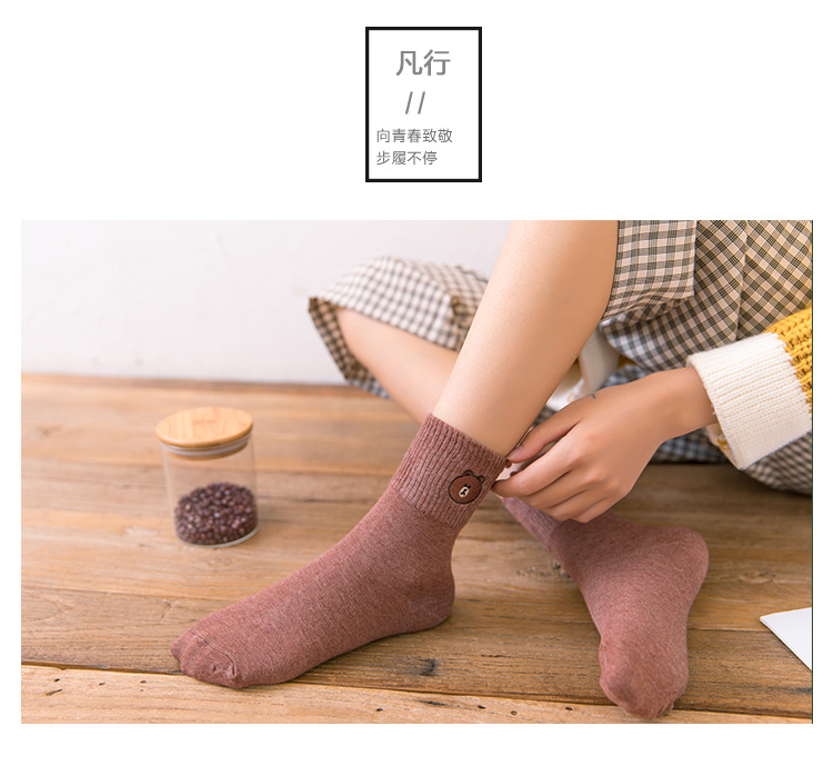 Vớ nữ mùa thu Retro Funny Bear College Wind vớ Nhật Bản Cô gái dễ thương Bông hoang dã Stockings Phụ nữ tất nữ cố thấp