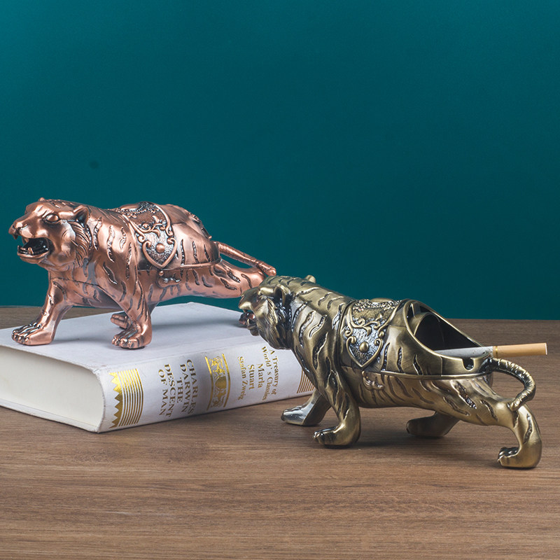 European living room home with lid anti-fly ash ashtray creative personality fashion retro anti-fall tiger smoke cup ornaments