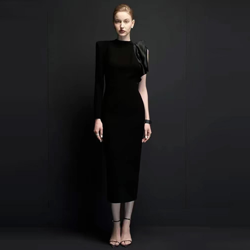 French-Style Hepburn Black Round-Neck Long-Sleeve Elegant Slimming Evening Dress for Banquets, Annual Meetings, Birthday Parties, and Hosting Events
