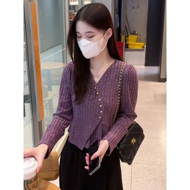 Short V-Neck Sweater for Petite Women, Stylish and Unique for Layering in Autumn and Winter