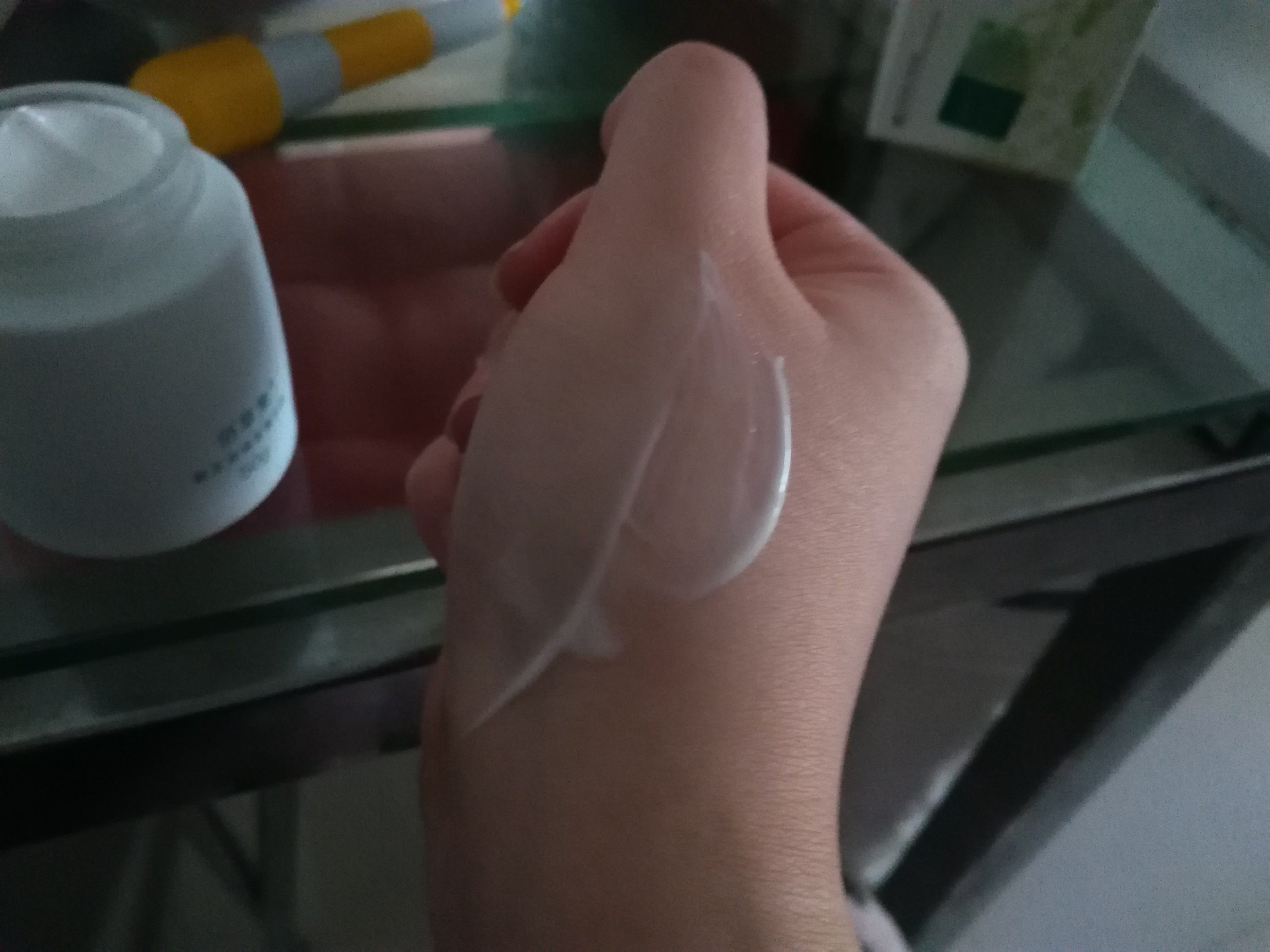 佰草集新玉润保湿菁华霜