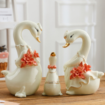 Creative wedding gift Practical best friend new wedding gift Swan home decoration European living room wine cabinet decoration