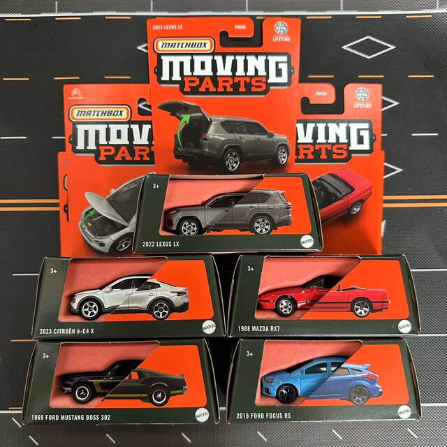 FWD28 Matchbox MovingParts ເປີດປະຕູ Series Alloy Sports Car Boy Toy Car Model