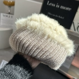 Демисезонная утепленная удерживающая тепло шерстяная бархатная шапка