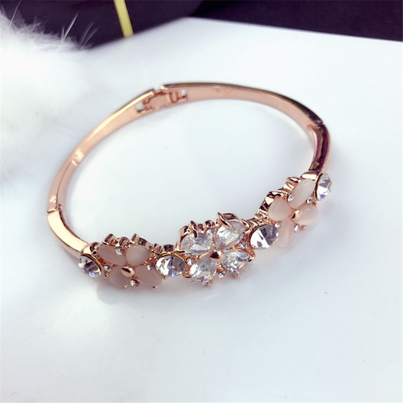 Thời trang hoang dã đơn giản vòng tay sinh viên nữ vòng tay bạn gái món quà sinh nhật Hàn Quốc vòng tay rhinestone ngọt ngào vòng tay cartier