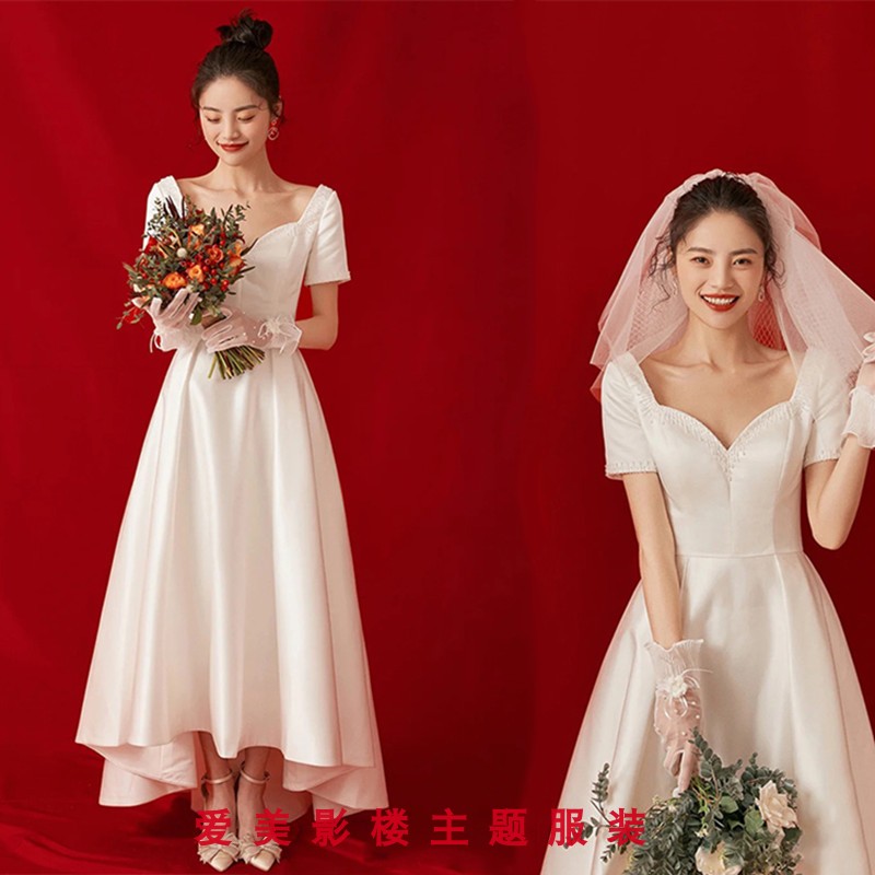 Retro light wedding dress French simple and thin 2022 photo studio theme clothing Korean short-sleeved satin banquet dress