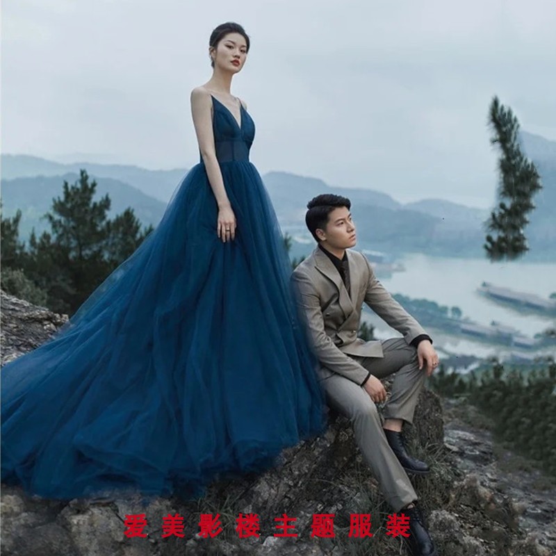 2023 new law-style brigade slapping couples trailing wedding dresses Sentie Exterior View Writing Genuine Colorful Yarn Photographic studio themed costumes 