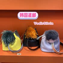 Korea direct mail FIND KAPOOR new HYUNA contrast pearl shoulder strap hair ball shoulder bucket bag