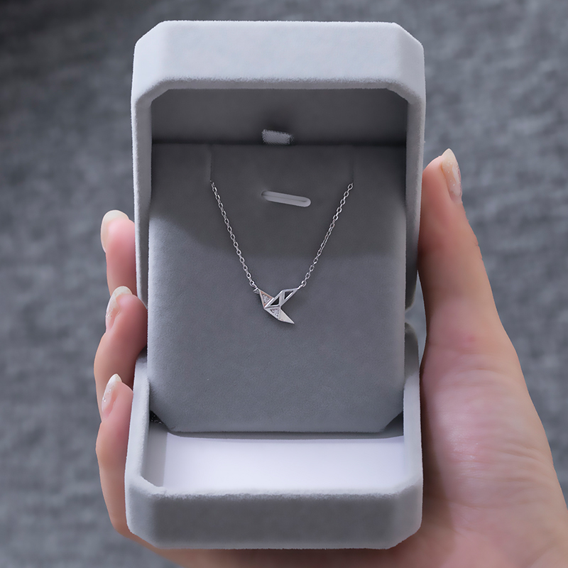 Easy to close one thousand Seal fans Thousand Paper Cranes Necklace Women Pure Silver Minimalist Light Extravagant design collarbone chain ins lukewarm wind