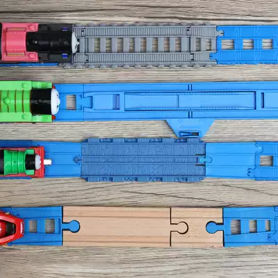 Connect and transfer different small train track accessories Magnetic hooks Convert old electric alloy Domei wood adaptation