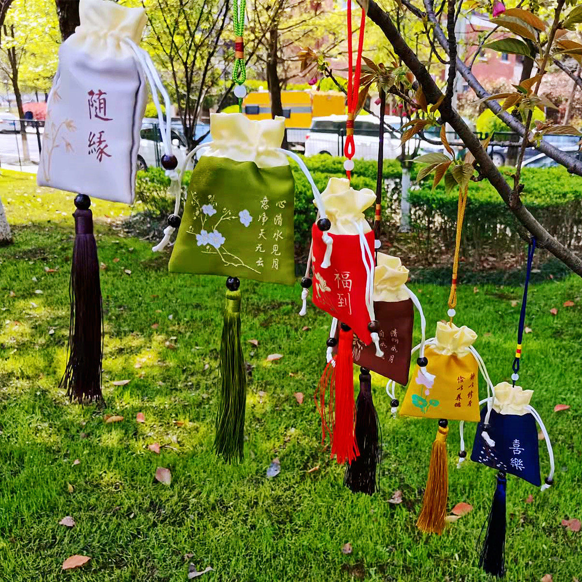 Dragon Boat Festival ancient style portable prayer purse bag long rope hanging neck can be loaded with mosquito repellent mugwort fetal hair sachet sachet empty bag