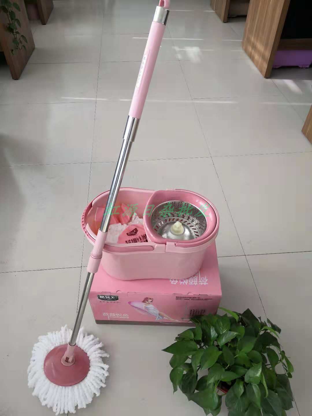 Special grid Yimei rotary mop stainless steel hand-free washing household labor-saving rejection of water double drive hand pressure automatic mop