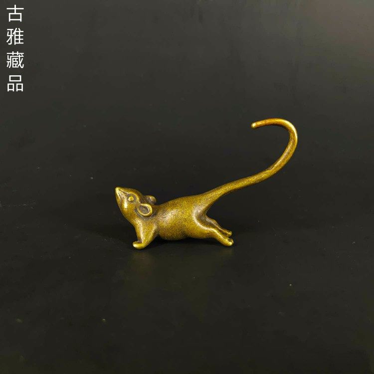 Retro pure copper solid Japanese long-tailed mouse zodiac mouse copper tea pet small ornaments antique brass carved handle pieces