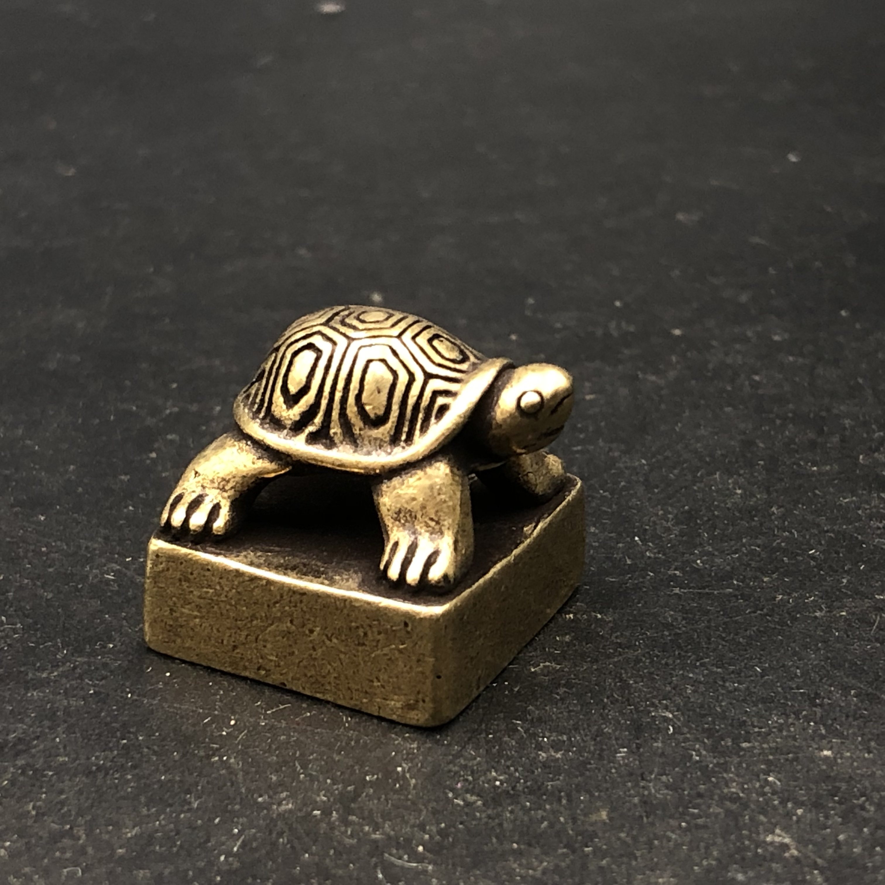Ancient play miscellaneous collection Western imitation ancient small turtle seal tea darling little piece of craftsmanship small swing piece