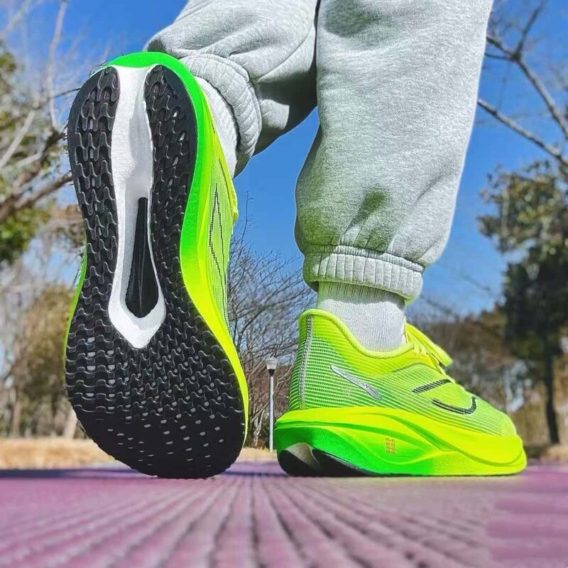 Feidian 5C Carbon Plate Running Shoes for Teenagers and Kidsren, Professional Lightweight High-Rebound Foam Racing Ultra-Light Shock-Absorbing Running Shoes