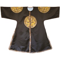 Palace Museum Qianlong style Dagon suit Qianlong style chrysanthemum pattern Golden Dragon pattern Dagon suit Qing Palace Office promised to create the imperial use of the inner Court of the Qing Dynasty