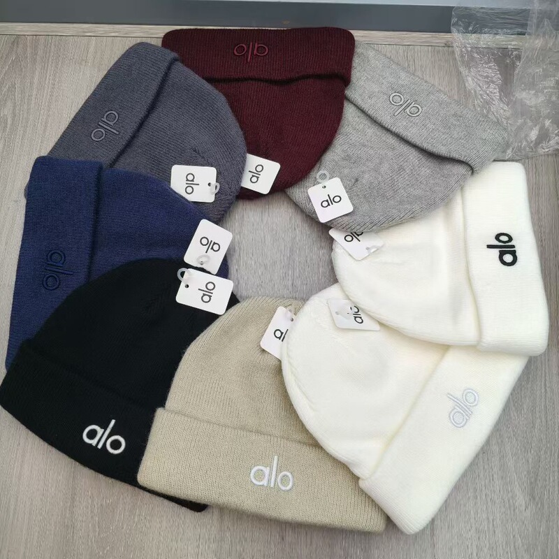 New Letter-Embroidered Knit Hat for Women, Autumn and Winter Warm Ear-Protecting Beanie, Couple Style, Versatile, Face-Slimming, Trendy Cold Weather Hat