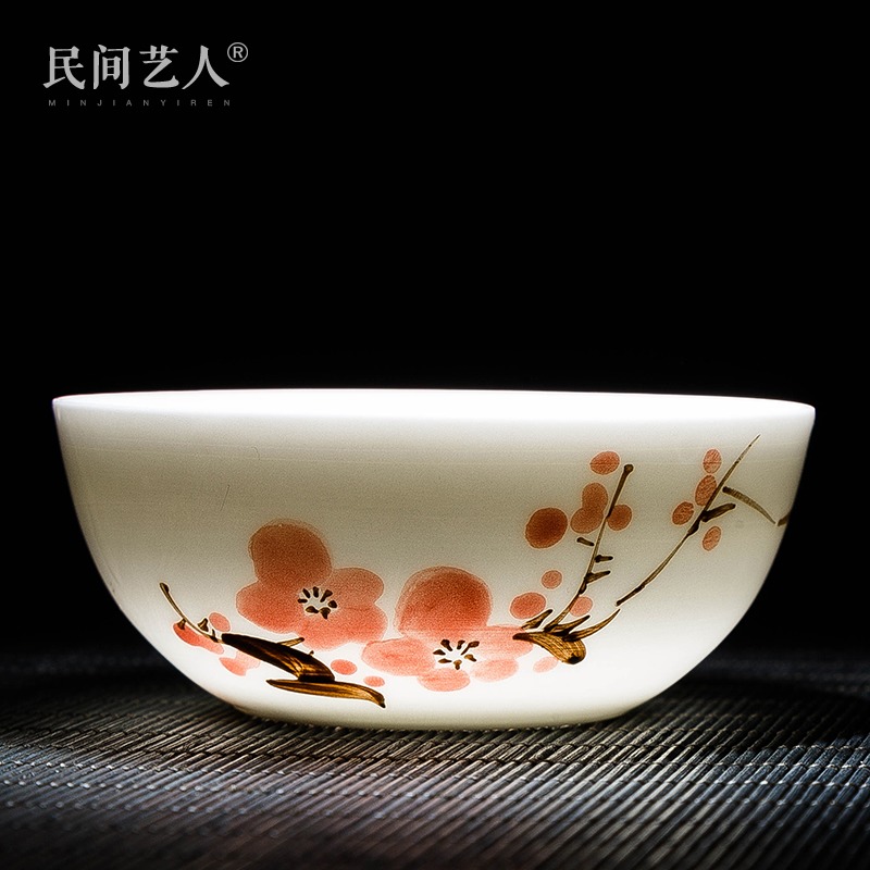 Folk artists hand-painted blue and white porcelain Pu 'er cup Jingdezhen ceramic pastel kung fu tea cup fighting color master cup single cup