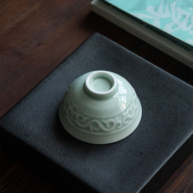 Jingdezhen ceramic film green individual cup of kung fu tea master cup sample tea cup single cup small bowl with a single CPU